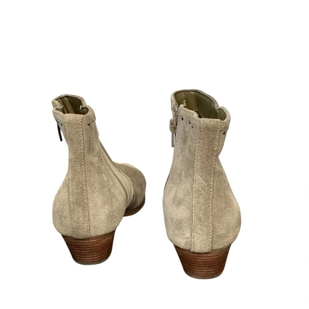 Marc‎ Fisher Wanida army green Suede Ankle Boots. Size 8